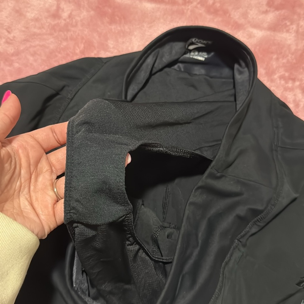 Brooks running shorts - Picture 5 of 7